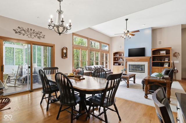 8839 Summer Estate Drive, Indianapolis, IN 46256
