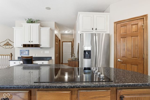 8839 Summer Estate Drive, Indianapolis, IN 46256
