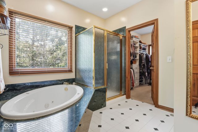 8839 Summer Estate Drive, Indianapolis, IN 46256