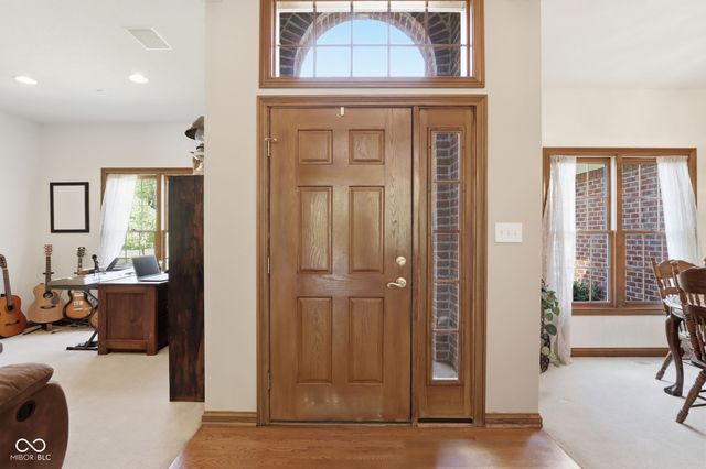 8839 Summer Estate Drive, Indianapolis, IN 46256