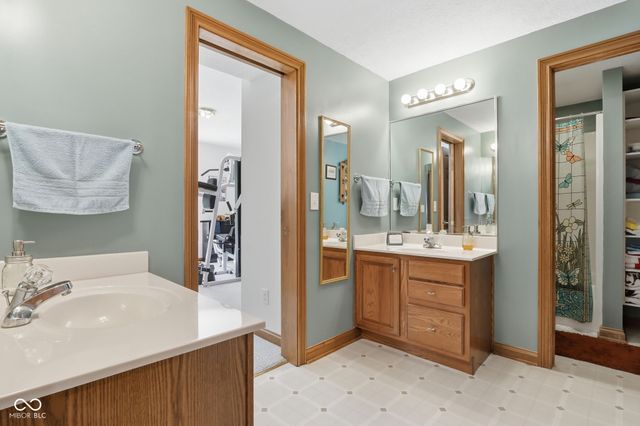 8839 Summer Estate Drive, Indianapolis, IN 46256