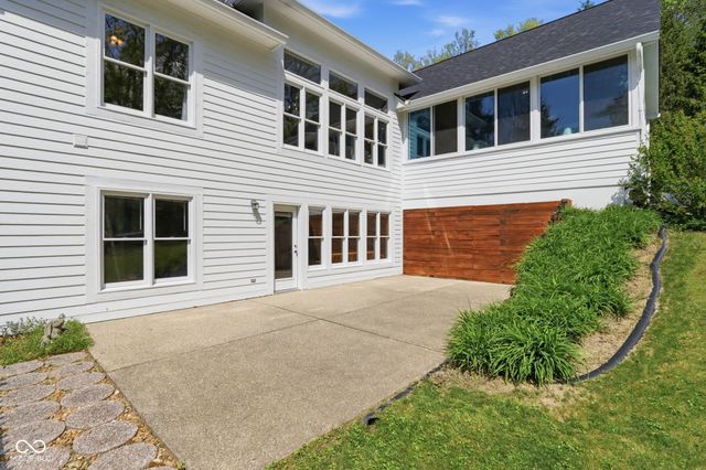 8839 Summer Estate Drive, Indianapolis, IN 46256