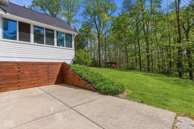 8839 Summer Estate Drive, Indianapolis, IN 46256