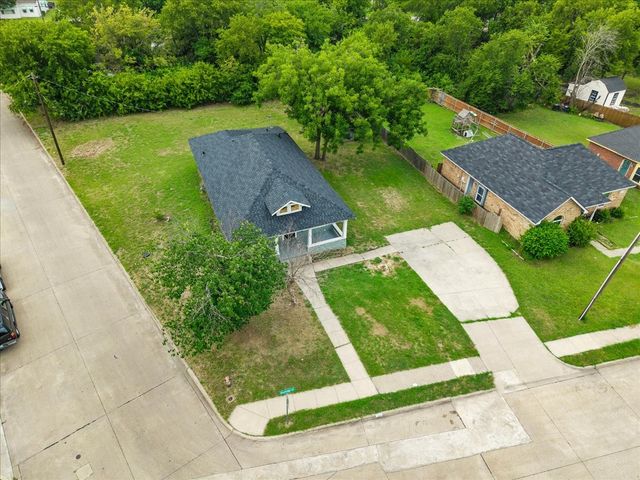 244 Dunlap Street, Waxahachie, TX 75165