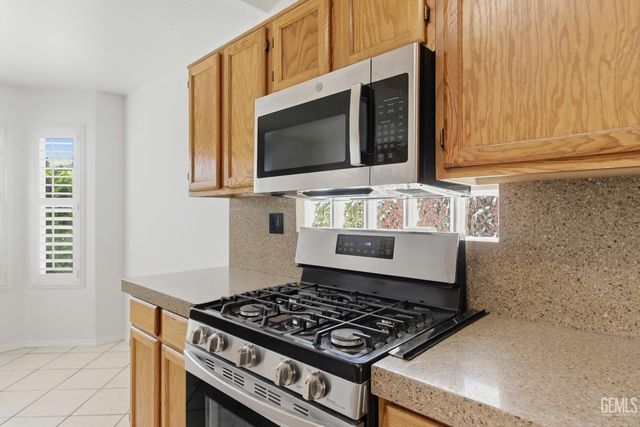 10008 Cheyenne Drive, Bakersfield, CA 93312