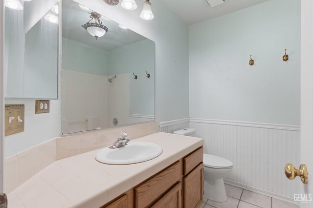 10008 Cheyenne Drive, Bakersfield, CA 93312