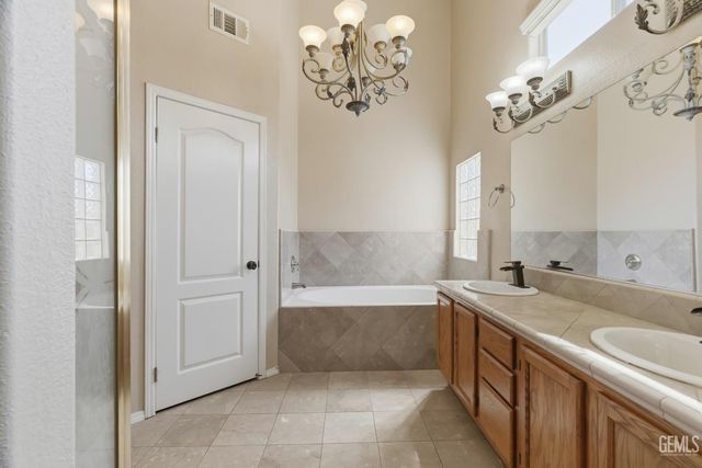 10008 Cheyenne Drive, Bakersfield, CA 93312