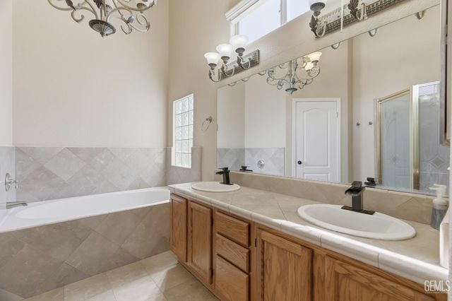 10008 Cheyenne Drive, Bakersfield, CA 93312