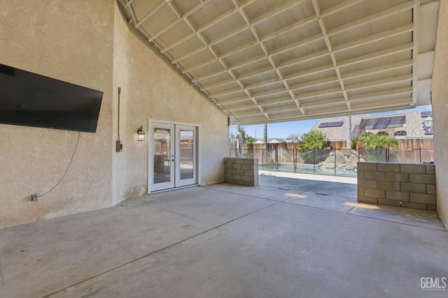 10008 Cheyenne Drive, Bakersfield, CA 93312