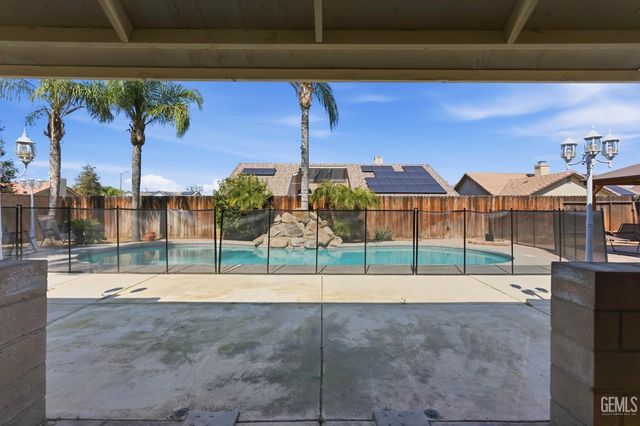 10008 Cheyenne Drive, Bakersfield, CA 93312