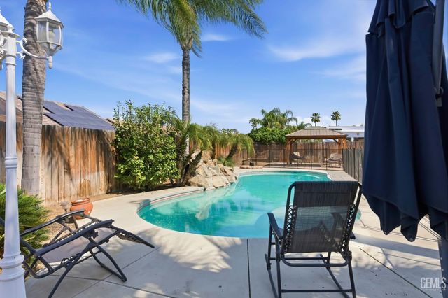 10008 Cheyenne Drive, Bakersfield, CA 93312