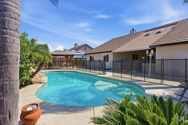 10008 Cheyenne Drive, Bakersfield, CA 93312