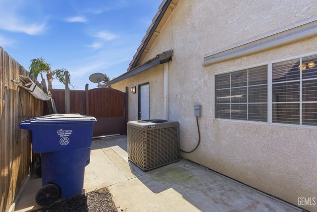 10008 Cheyenne Drive, Bakersfield, CA 93312