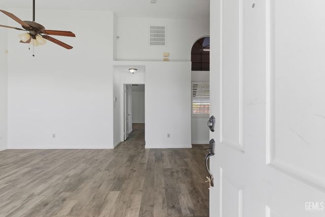 10008 Cheyenne Drive, Bakersfield, CA 93312