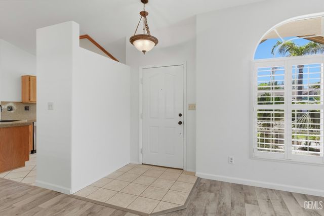 10008 Cheyenne Drive, Bakersfield, CA 93312