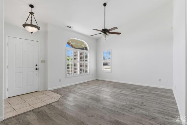 10008 Cheyenne Drive, Bakersfield, CA 93312