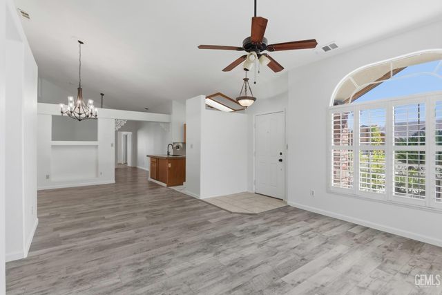 10008 Cheyenne Drive, Bakersfield, CA 93312