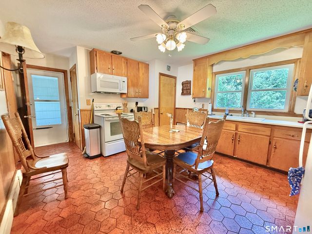 100 Decicco Road, Waterbury, CT 06705