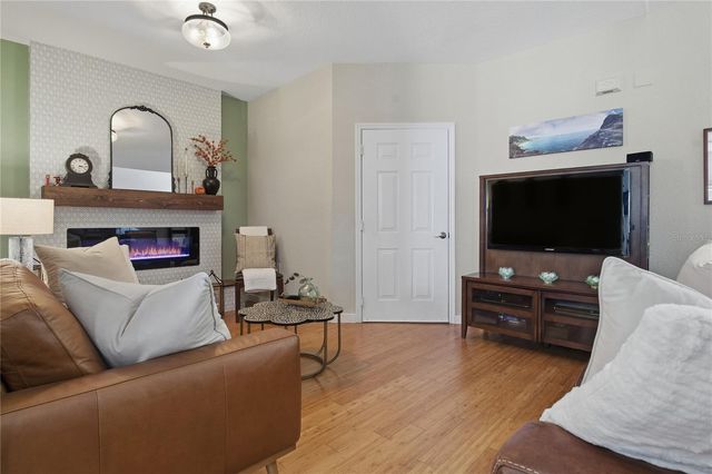 16302 NEWBURY PALMS COURT, Tampa, FL 33647