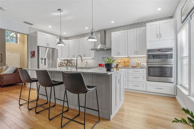 16302 NEWBURY PALMS COURT, Tampa, FL 33647