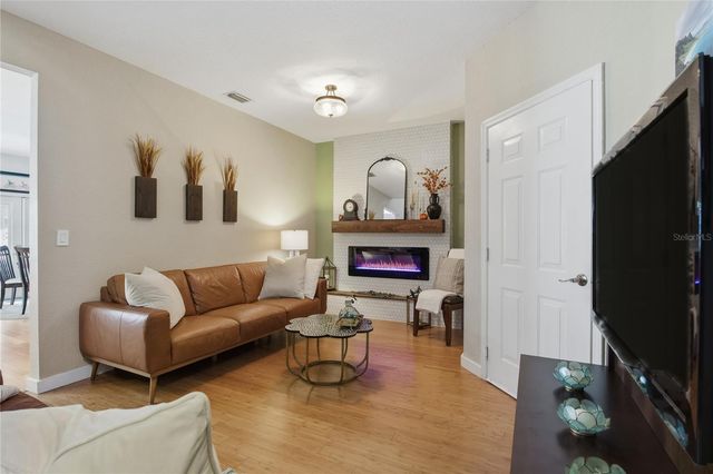 16302 NEWBURY PALMS COURT, Tampa, FL 33647