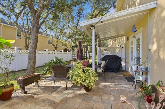 16302 NEWBURY PALMS COURT, Tampa, FL 33647