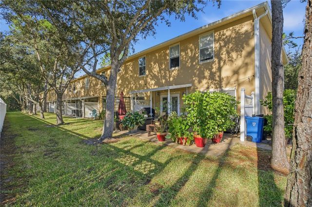 16302 NEWBURY PALMS COURT, Tampa, FL 33647