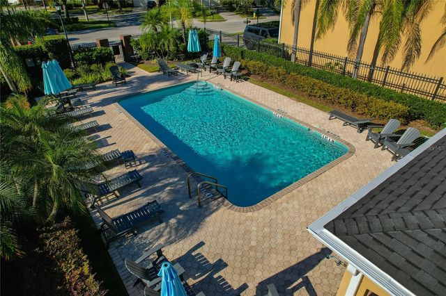 16302 NEWBURY PALMS COURT, Tampa, FL 33647