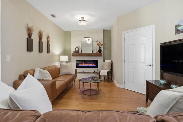 16302 NEWBURY PALMS COURT, Tampa, FL 33647