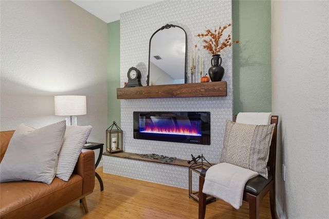 16302 NEWBURY PALMS COURT, Tampa, FL 33647