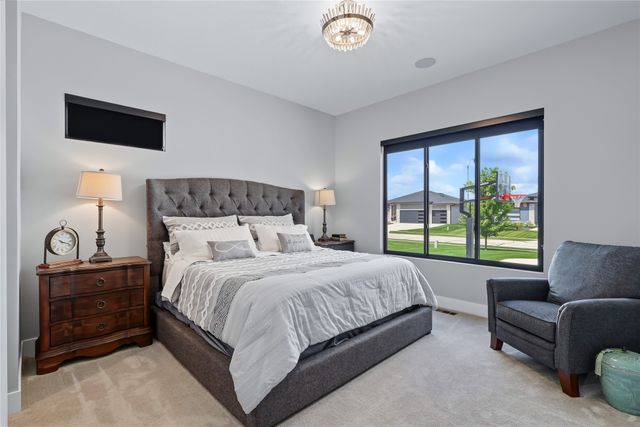 3653 NW 177th Court, Clive, IA 50325