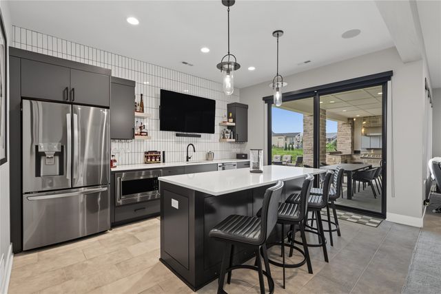 3653 NW 177th Court, Clive, IA 50325