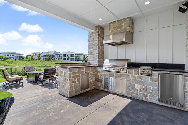 3653 NW 177th Court, Clive, IA 50325