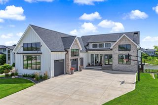 3653 NW 177th Court, Clive, IA 50325