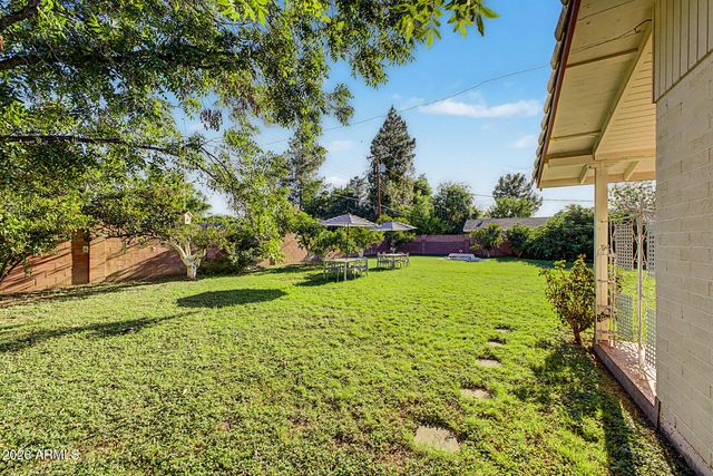 1001 W KALER Drive, Phoenix, AZ 85021
