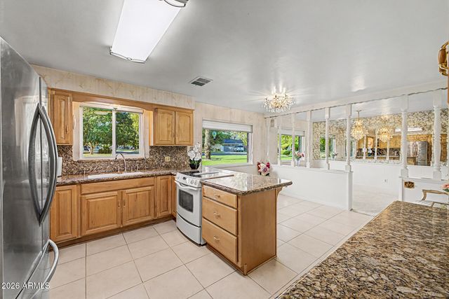 1001 W KALER Drive, Phoenix, AZ 85021