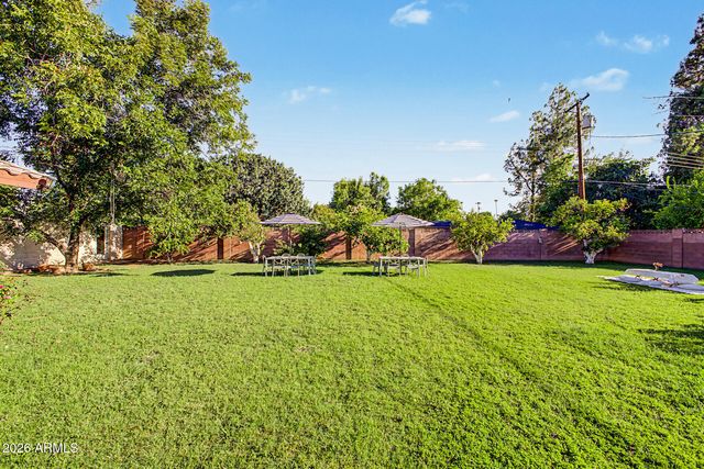 1001 W KALER Drive, Phoenix, AZ 85021