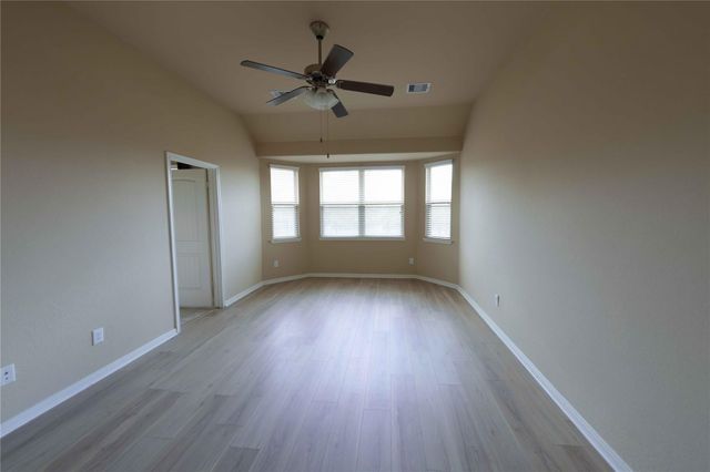 2126 Antler Trails Drive, Crosby, TX 77532