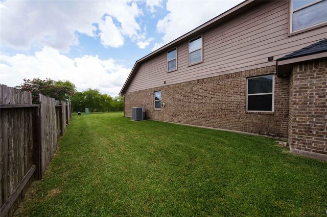 2126 Antler Trails Drive, Crosby, TX 77532