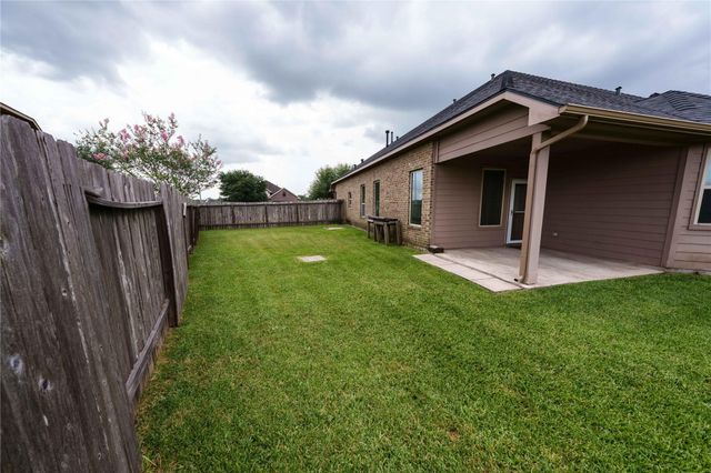 2126 Antler Trails Drive, Crosby, TX 77532