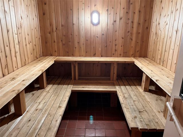 3670 N Inverrary Drive 1F, Lauderhill, FL 33319