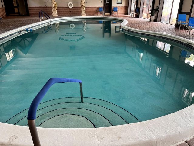 3670 N Inverrary Drive 1F, Lauderhill, FL 33319