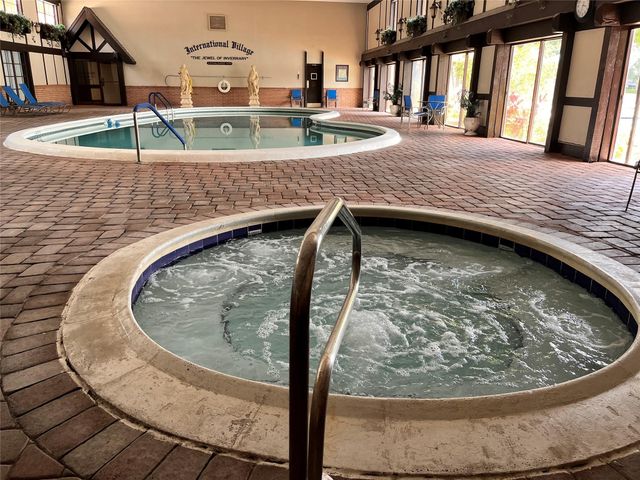 3670 N Inverrary Drive 1F, Lauderhill, FL 33319