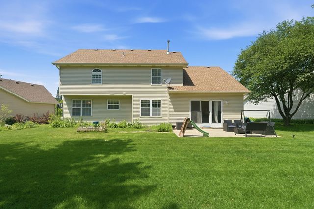 636 Briarwood Lane, Oswego, IL 60543