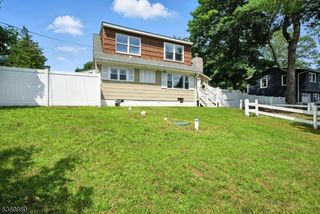 17 SELMA BLVD, Chester Twp., NJ 07869