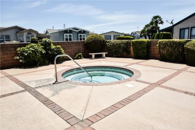 10681 Oak 64, Los Alamitos, CA 90720