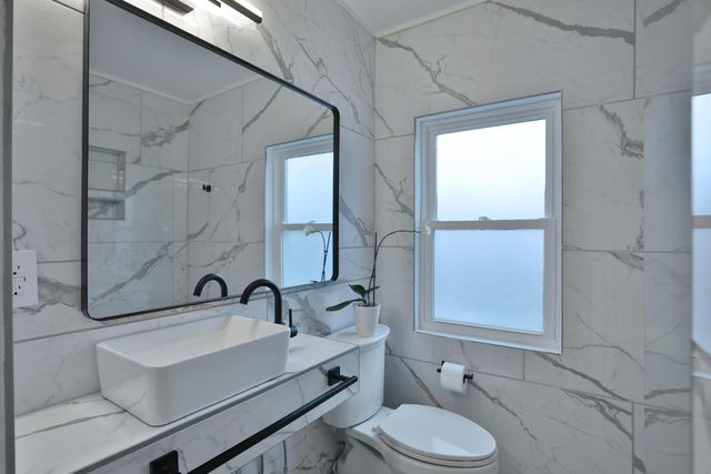 2362 Indiana Avenue, Columbus, OH 43202