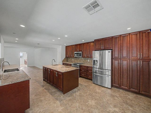 22 Banyan Road, Sewalls Point, FL 34996
