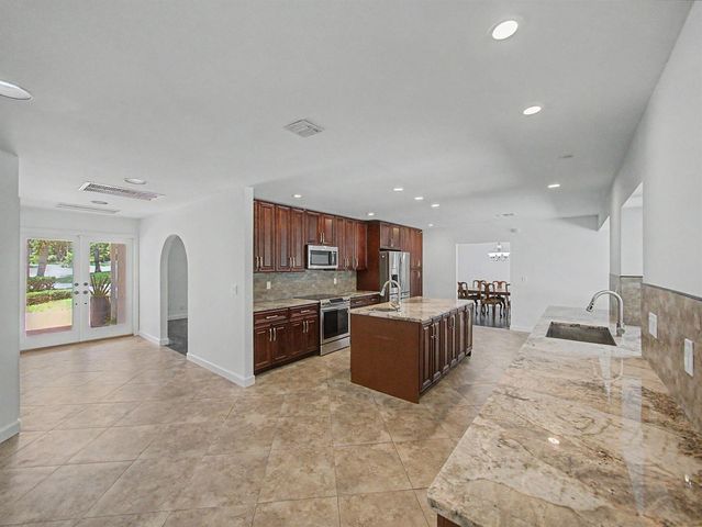 22 Banyan Road, Sewalls Point, FL 34996