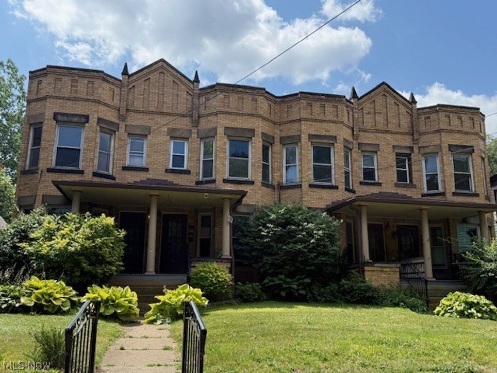 4309 Clinton Avenue, Cleveland, OH 44113